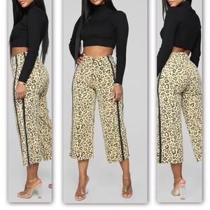 Signature8 High Waist Leopard Wide Leg Cropped Jeans - small